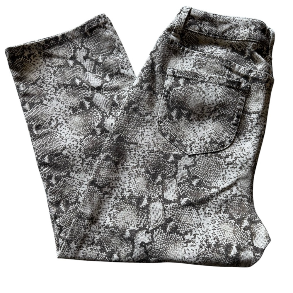 Chicos 1 Platinum Denim Size 8 Animal Ankle Jeans